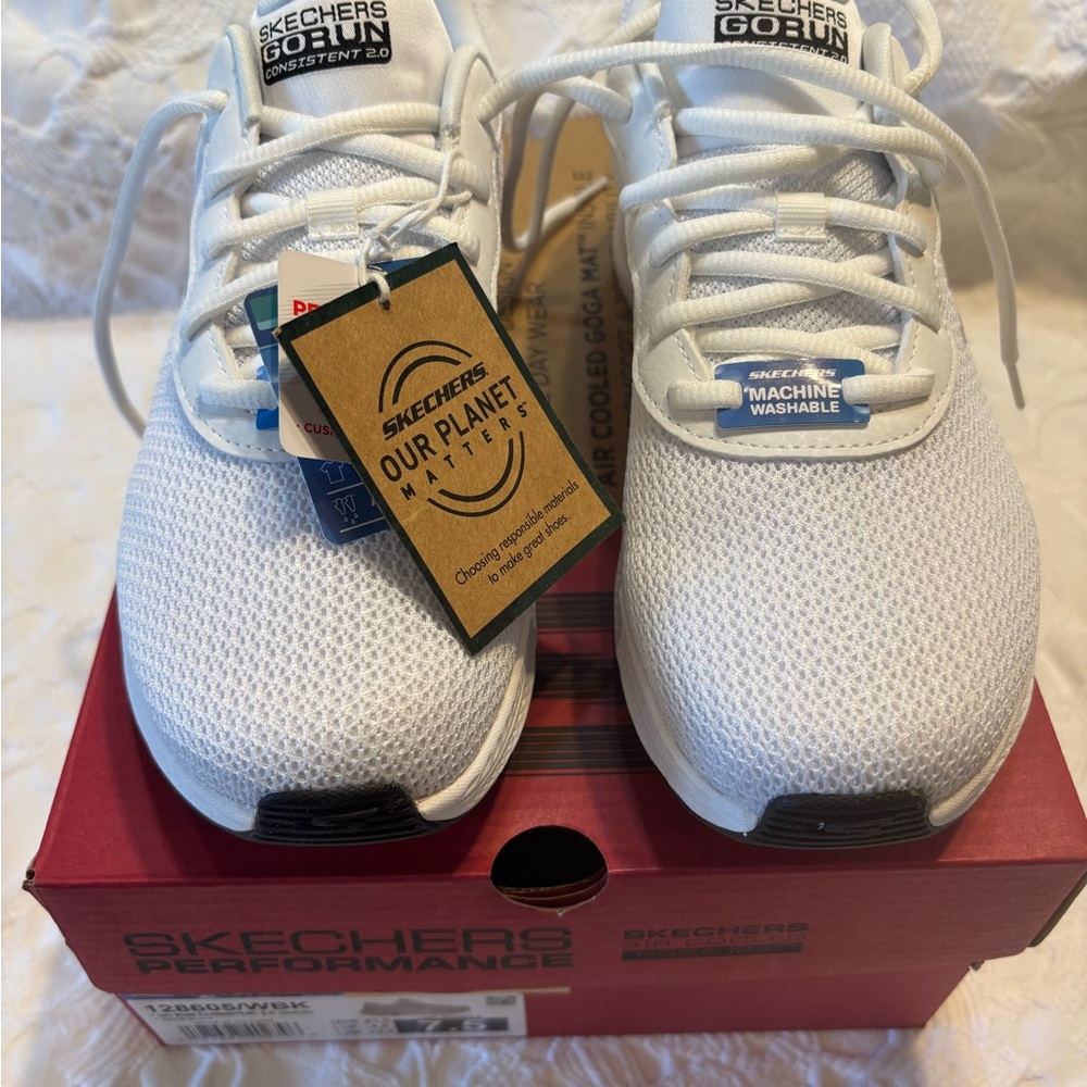NWT Women’s Skechers GO RUN Consistent 2.0 White Sneakers